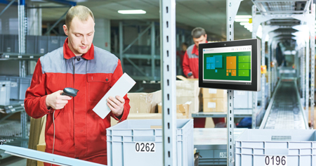 通過使用工業(yè)平板電腦供應商的最新系列觸摸計算機作為智能倉庫管理終端優(yōu)化倉庫操作