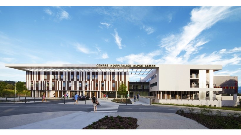 TMM 工業(yè)平板電腦廠家解決方案部署在CHAL醫(yī)院和法國(guó)其他兩家醫(yī)院，為患者提供娛樂和信息